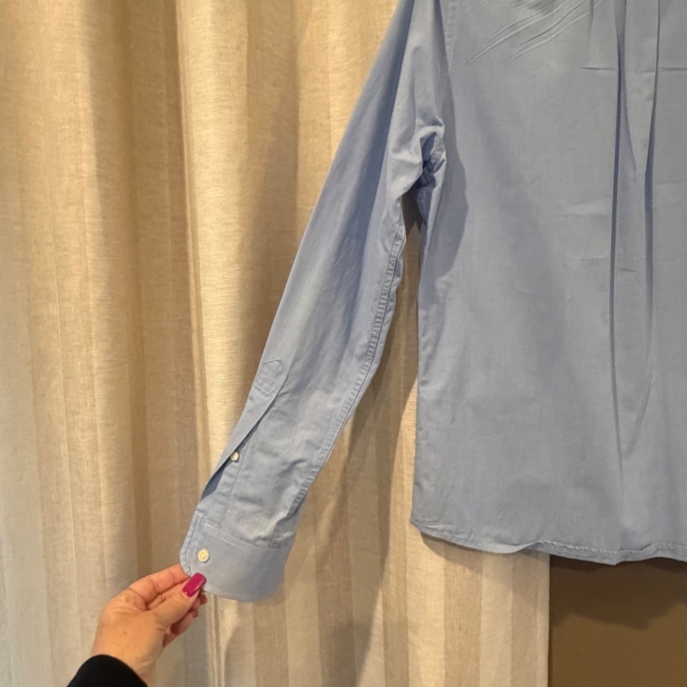 Abercrombie & Fitch Men's Light Blue Muscle Button Down Shirt, Size Large - Picture 7 of 11